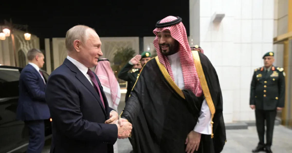 بوتين وبن سلمان يطالبان بمرور آمن عبر هرمز وباب المندب